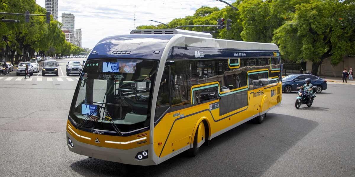 Comenzó a circular el nuevo sistema de movilidad Trambus