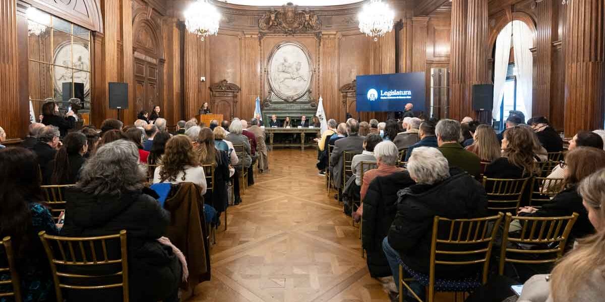 La Legislatura porteña distinguió a tres médicos del Hospital Ramos Mejía por sus trayectorias en la salud pública