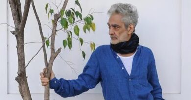 «Lloran los puertos, los sótanos, los bares de la calle Estomba»